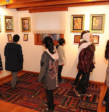 asimin-nesli-mehmet-akifi-unutmadi.jpg