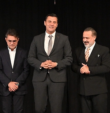 baskan-zeyrek-tiyatro-yasamdir-kulturlerin-en-guzel-anlatim-seklidir.jpg