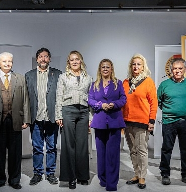 eflatun-nuri-heyecani-basladi-karikaturler-siddete-karsi.jpg