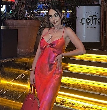 elif-kucukbakar-dansiyla-dunyaya-acildi.jpg