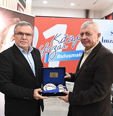 en-sevilen-yazarlar-osmangazide-kitap-severlerle-bulusuyor.jpg