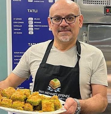 faki-mehmet-efendi-baklavalarinin-yeni-serisi-fiyatiyla-dikkat-cekiyor.jpg