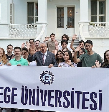 izmir-buyuksehir-belediyesi-kent-belleginde-onemli-yeri-olan-kulturparktaki-gol-ve-ada-gazinolarini-aslina-uygun-bir-sekilde-yeniliyor.jpg