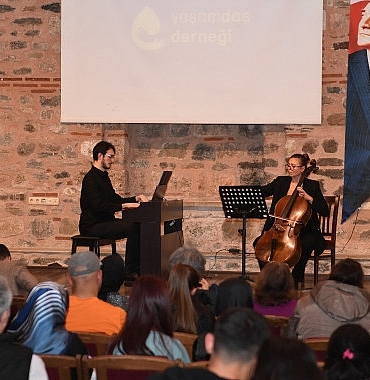 osmangazide-buyuleyici-klasik-muzik-konseri.jpg