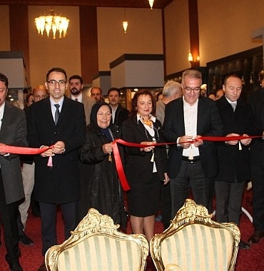 tarihi-ayakkabi-kulturu-adimlarin-oykusu-sergisinde-canlandi.jpg