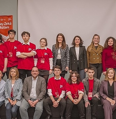 vodafone-vakfinin-global-hackathonunda-cocuk-ve-gencler-yarinin-sehirleri-icin-fikir-uretti.jpg