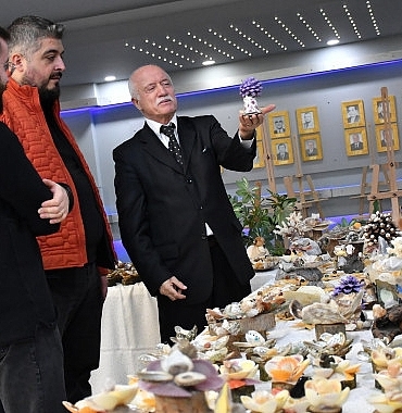 yagli-boya-ve-el-sanatlari-sergisi-kapilarini-acti.jpg