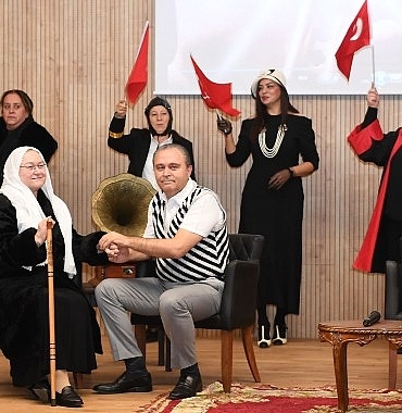 zamansiz-kadinlar-oyunu-osmangazide-sahne-aldi.jpg