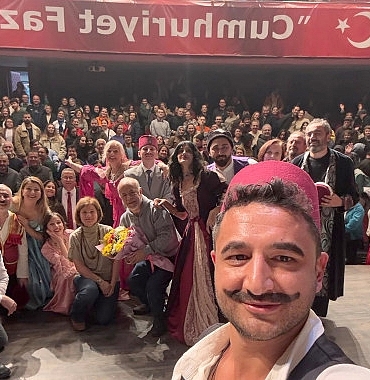 kanli-nigar-focadan-aydina.jpg