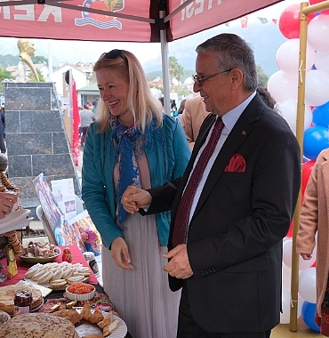 kemerde-bana-ulkeni-tanit-festivali.jpg