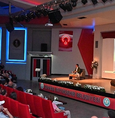nazim-hikmet-123-yasinda.jpg