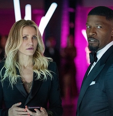 netflix-merakla-beklenen-back-in-actionin-resmi-fragmanini-paylasti.jpg