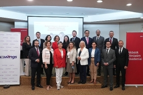 akbank-donusum-akademisinden-kobilerin-dijital-ve-yesil-donusum-sureclerine-destek.jpg