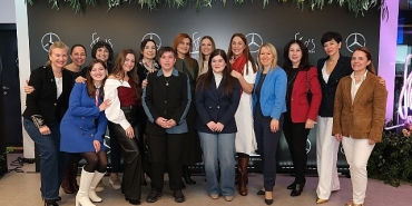 mercedes-benz-shes-mentoring-programi-gelecegin-kadin-liderlerini-destekliyor.jpg