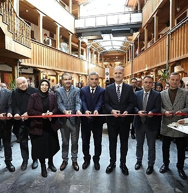 vuslat-sergisi-kent-muzesinde-gorucuye-cikti.jpg