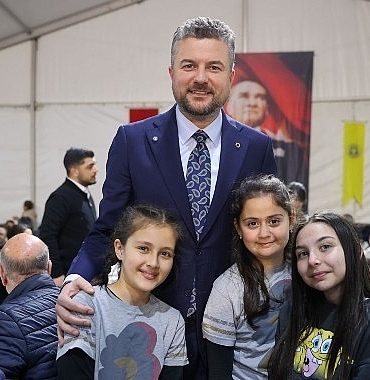 baskan-gorkem-duman-kadir-gecesinde-vatandaslarla-ayni-sofrada-bulustu.jpg