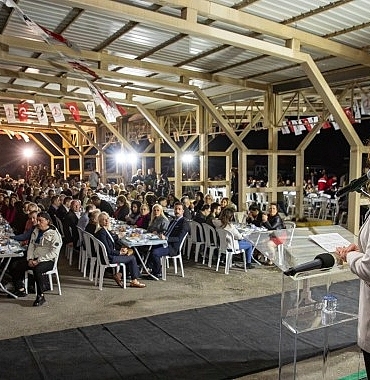 baskan-unsal-ve-belediye-calisanlari-iftar-sofrasinda-bulustu.jpg
