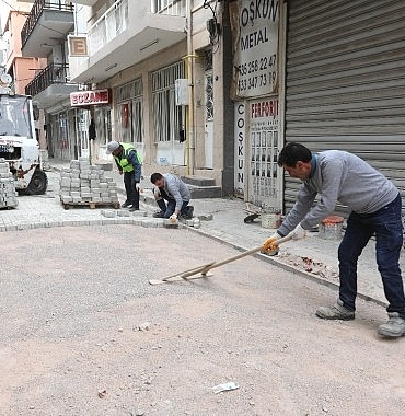 bayraklida-yol-yenileme-ve-ust-gecit-calismalari-suruyor.jpg