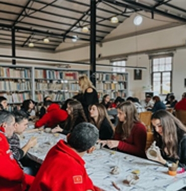 birbirine-ihtiyac-duyan-kalplerin-oykusu-ardic-projesi.jpg