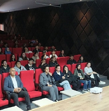 bonus-hoca-ogrencilerle-bulustu.jpg