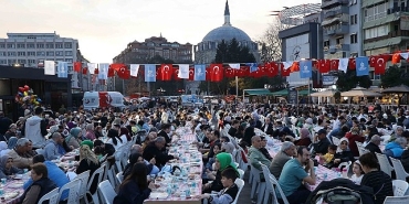 buyuksehirin-iftar-sofrasi-her-gun-3-bin-kisiyi-agirliyor.jpg
