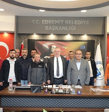 edremit-belediyesinde-bayram-coskusu.jpg