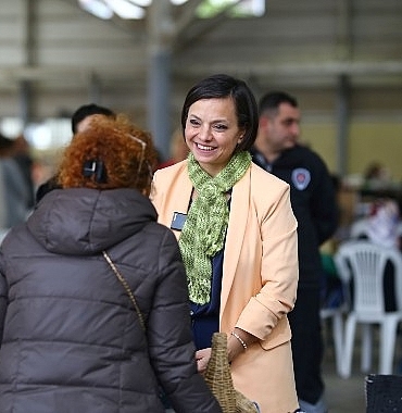 karabaglarda-bayram-oncesi-sokaklar-degil-bozyaka-pazaryeri-kullanilacak.jpg