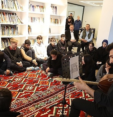 kartepede-asik-veysel-unutulmadi.jpg