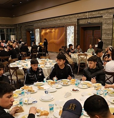 kocaelide-roman-vatandaslar-iftarda-bulustu.jpg