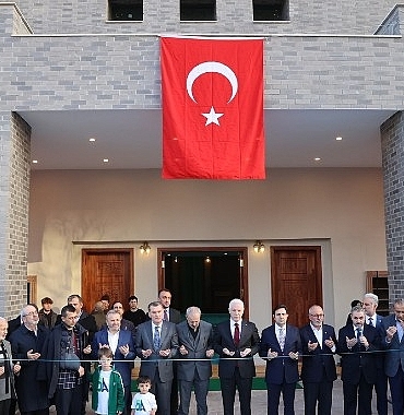 maltepe-mahallesi-konyali-haci-veyiszade-camii-ibadete-acildi.jpg