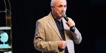 nurullah-genc-soylesisi-zeytinburnu-kultur-sanatta-gerceklesti.jpg