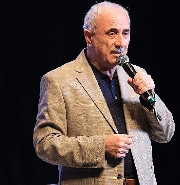 nurullah-genc-soylesisi-zeytinburnu-kultur-sanatta-gerceklesti.jpg