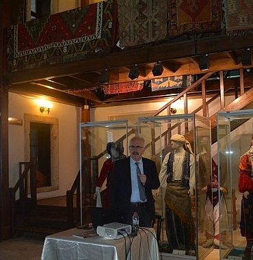 prof-dr-akin-ersoy-smyrna-antik-kentini-anlatti.jpg