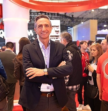 vodafone-turkiye-ceosu-engin-aksoy-amacimiz-her-bir-musterimiz-icin-en-iyi-deneyimlerle-dijital-devrime-yon-vermek.jpg