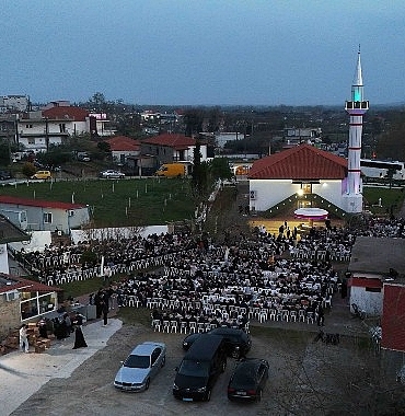 yunanistan-iskecede-buyuksehirle-iftar-bereketi.jpg