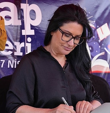1-kitap-gunleri-keciorende-basladi.jpg