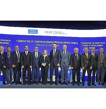 18-iicec-konferansi-dunya-enerji-piyasalarindaki-riskleri-ve-firsatlari-ele-aldi.jpg