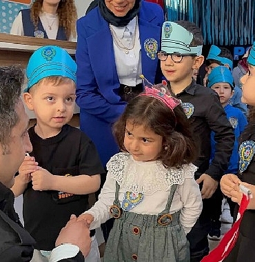 anne-sehirde-polislere-surpriz-kutlama.jpg
