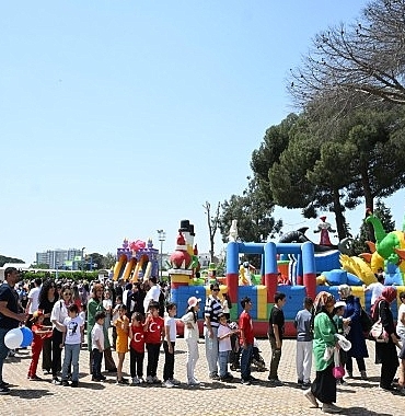 aydin-buyuksehir-belediyesi-23-nisan-ulusal-egemenlik-ve-cocuk-bayramini-senliklerle-kutladi.jpg