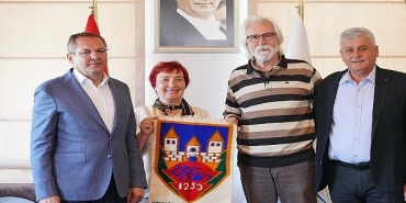 ayvalik-belediyesine-sjenica-belediye-baskani-munib-mujagicten-kardes-sehir-daveti.jpg