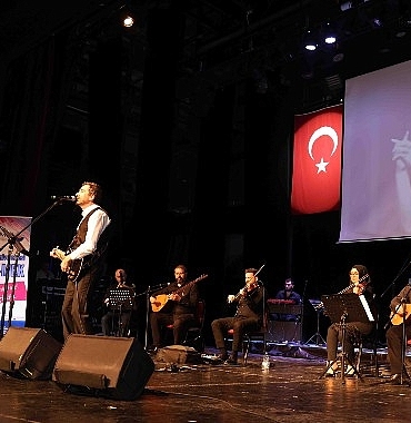 baris-manconun-sarkilari-kocaelide-yankilandi.jpg