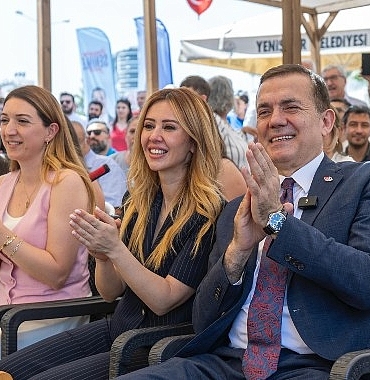 baskan-abdullah-ozyigit-betemlerde-cocuklarin-bayram-coskusuna-ortak-oldu.jpg