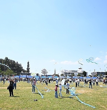 baskan-cercioglu-cocuklari-ucurtma-senliginde-bulusturdu.jpg