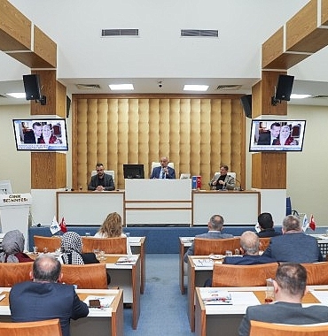 baskan-ibrahim-sandikci-milletimiz-sagduyu-ile-hareket-ederek-esnafinin-ve-ureticisinin-yaninda-yer-aldi.jpg