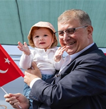 baskan-tugay-cocuklarimiza-o-guzel-ulkeyi-hep-beraber-armagan-edelim.jpg