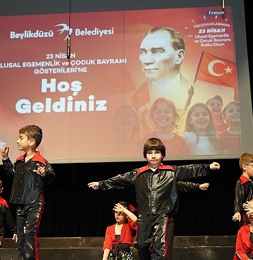 beylikduzunde-23-nisan-coskusu-miniklerle-devam-ediyor.jpg