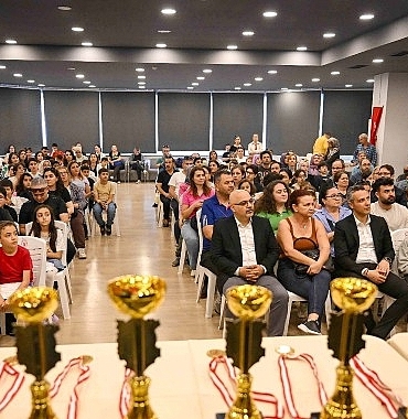 bornovada-23-nisan-coskusu-satrancla-taclandi.jpg