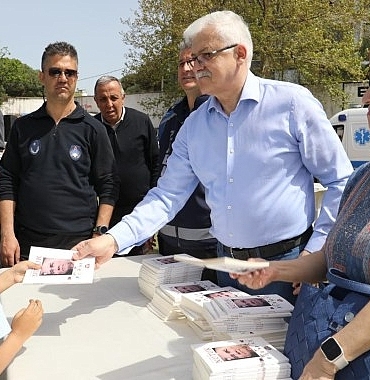 burhaniyede-cocuklara-bayram-coskusu.jpg