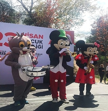 cankayada-minikler-cocuk-senliginde-doyasiya-eglendi.jpg