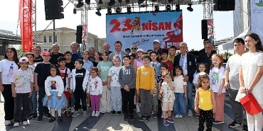 cocuklar-23-nisan-coskusunu-osmangazide-yasiyor.jpg